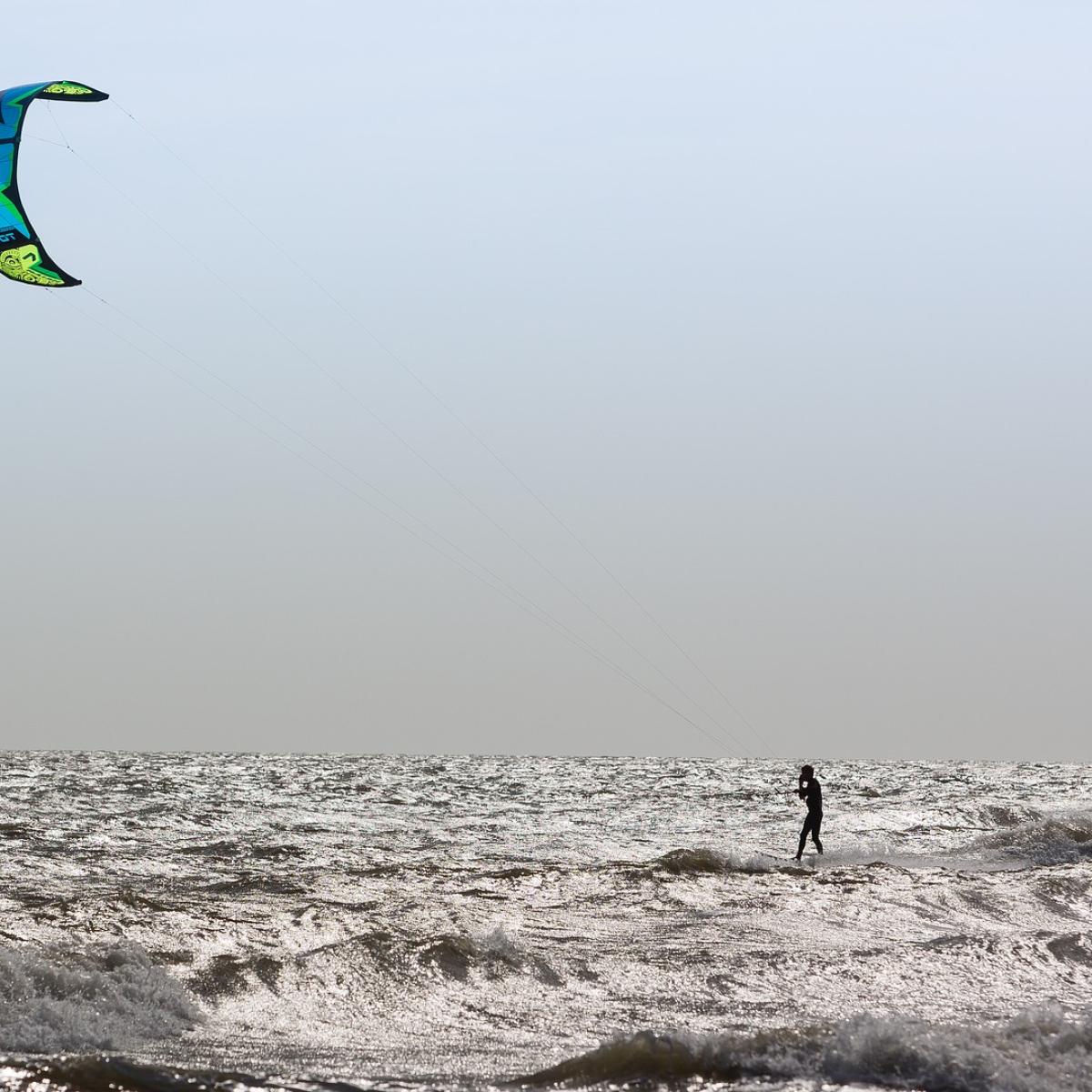 Vliegeren kitesurfen de kust | Fijn op Vakantie